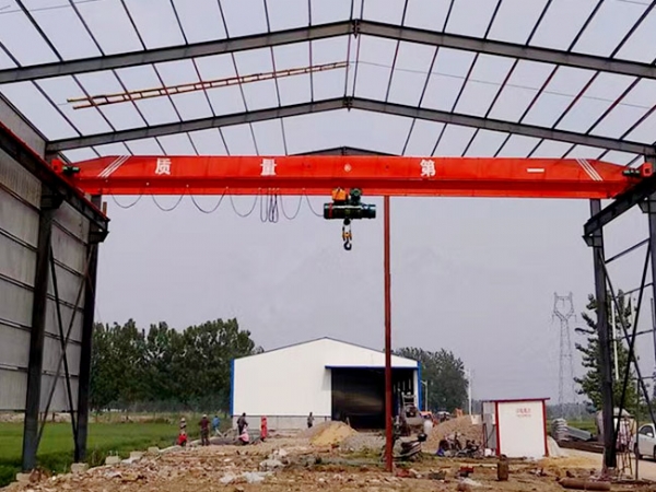 電動（dòng）單梁起（qǐ）重機